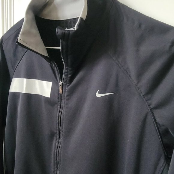 Nike Dri-Fit Element Black Jacket - Picture 2 of 13
